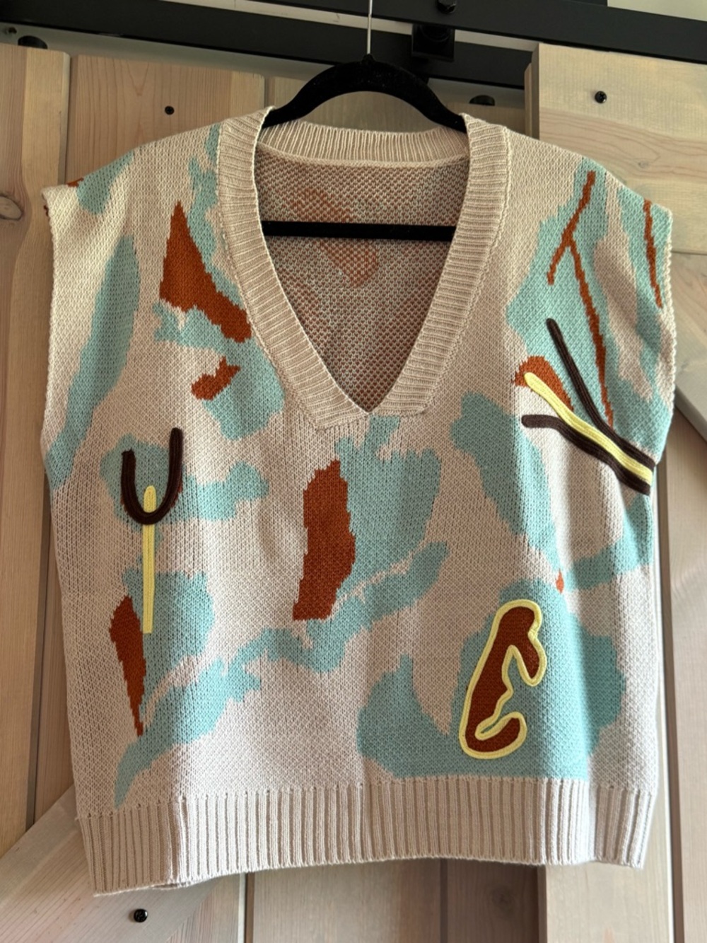 NWOT SweatyRocks V-Neck Abstract Print Knit Sweater Vest - Picture 7 of 10